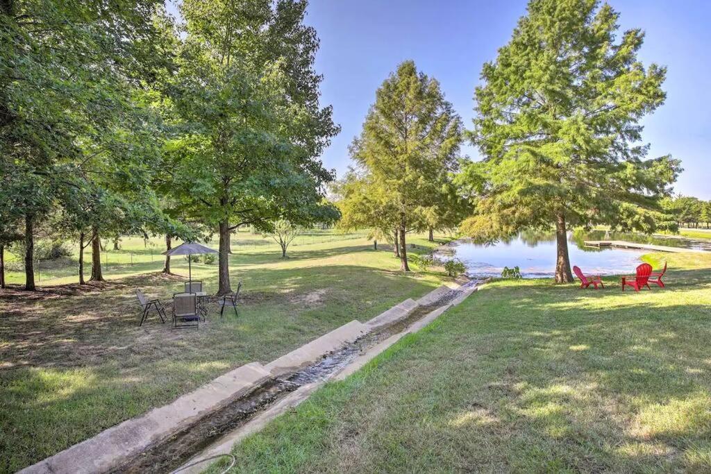 Texas Ranch House With 5 Bedroom And Fish Pond Dallas Exteriör bild