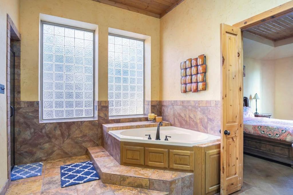 Texas Ranch House With 5 Bedroom And Fish Pond Dallas Exteriör bild