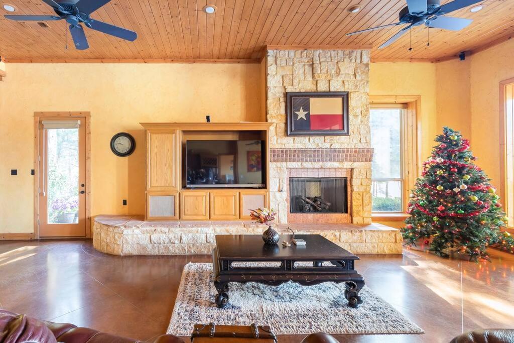 Texas Ranch House With 5 Bedroom And Fish Pond Dallas Exteriör bild